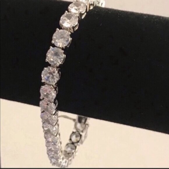 18k 30ct Tennis Bracelet - Picture 8 of 10